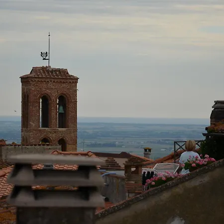 La Divina Dimora Il Castello Degli Spiriti Magni Montepescali